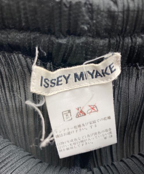 ISSEY MIYAKE（イッセイミヤケ）ISSEY MIYAKE (イッセイミヤケ) プリーツパンツ ブラック サイズ:XSの古着・服飾アイテム