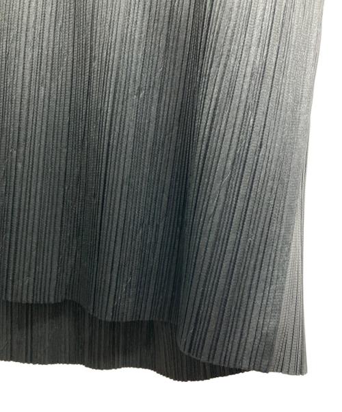 ISSEY MIYAKE（イッセイミヤケ）ISSEY MIYAKE (イッセイミヤケ) ジップアッププリーツコート ブラック サイズ:Mの古着・服飾アイテム