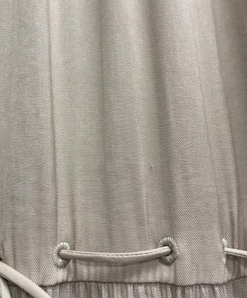 COCODEAL（ココディール）COCODEAL (ココディール) プリーツティアードノースリワンピース ベージュ サイズ:2の古着・服飾アイテム