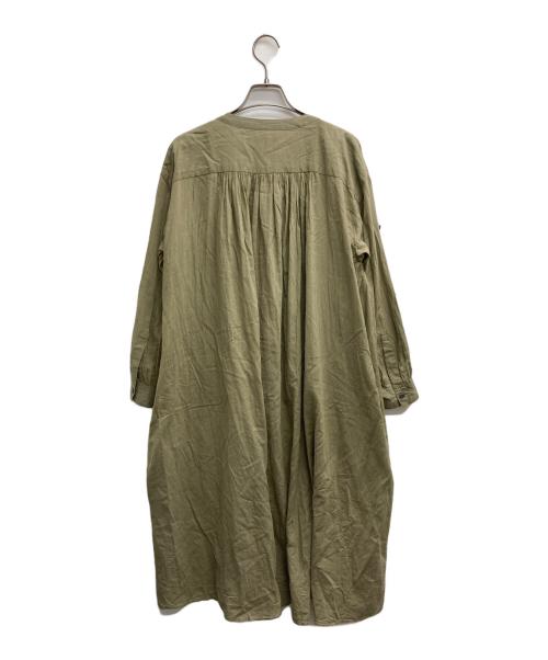 kurashi&trips publishing（クラシアンドトリップス パブリッシング）kurashi&trips publishing (クラシアンドトリップス パブリッシング) ギャザーブラウスワンピース カーキ サイズ:表記無しの古着・服飾アイテム