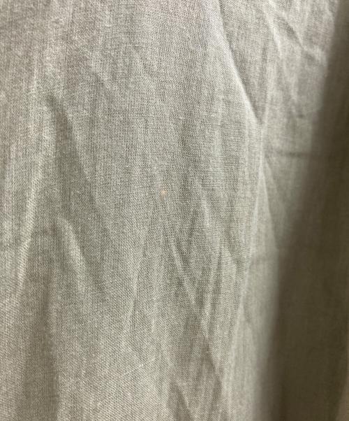 kurashi&trips publishing（クラシアンドトリップス パブリッシング）kurashi&trips publishing (クラシアンドトリップス パブリッシング) ギャザーブラウスワンピース カーキ サイズ:表記無しの古着・服飾アイテム