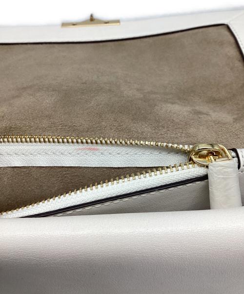 MICHAEL KORS（マイケル・コース）MICHAEL KORS (マイケルコース) ショルダーバッグ ホワイトの古着・服飾アイテム