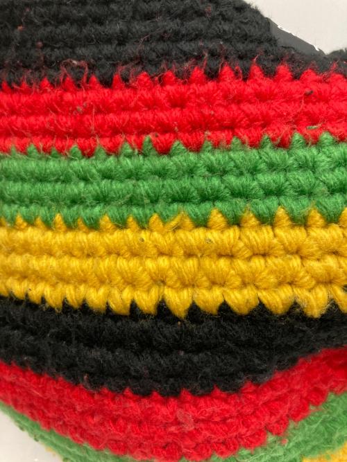 stussy（ステューシー）stussy (ステューシー) Denim Tears (デニムティアーズ) ニットメッセンジャーバッグ ラスタカラーの古着・服飾アイテム