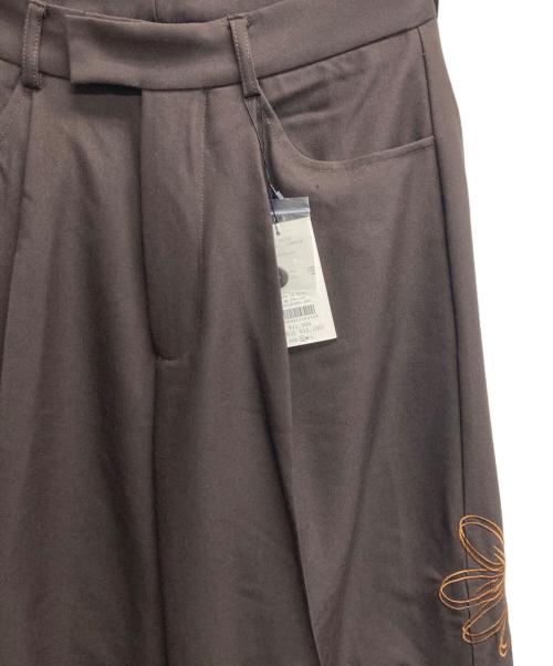 ajouter flow（アジューテフロー）ajouter flow (アジューテフロー) タックパンツ ブラウン サイズ:S 未使用品の古着・服飾アイテム