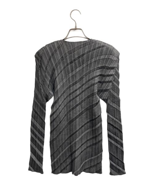 ISSEY MIYAKE（イッセイミヤケ）ISSEY MIYAKE (イッセイミヤケ) プリーツカットソー グレー サイズ:Mの古着・服飾アイテム