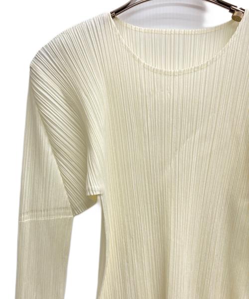 ISSEY MIYAKE（イッセイミヤケ）ISSEY MIYAKE (イッセイミヤケ) プリーツカットソー ホワイト サイズ:Mの古着・服飾アイテム