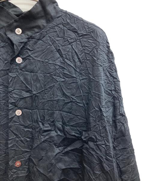 ISSEY MIYAKE（イッセイミヤケ）ISSEY MIYAKE (イッセイミヤケ) シワ加工シャツ ブラック サイズ:Mの古着・服飾アイテム