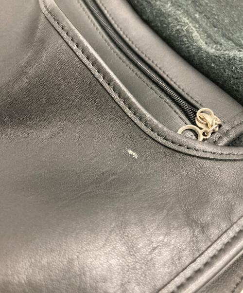 COACH（コーチ）COACH (コーチ) フラップショルダーバッグ ブラックの古着・服飾アイテム