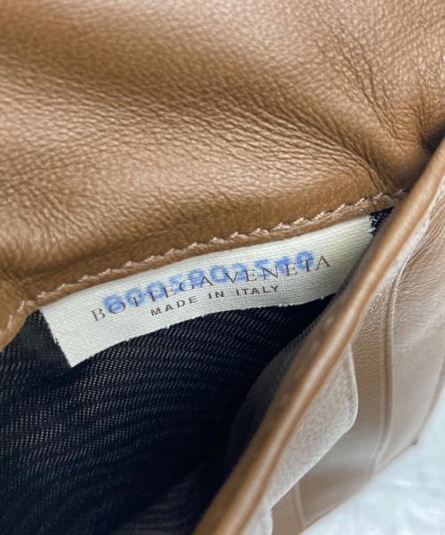BOTTEGA VENETA（ボッテガベネタ）BOTTEGA VENETA (ボッテガベネタ) 2つ折りラウンドジップウォレット ブラウンの古着・服飾アイテム