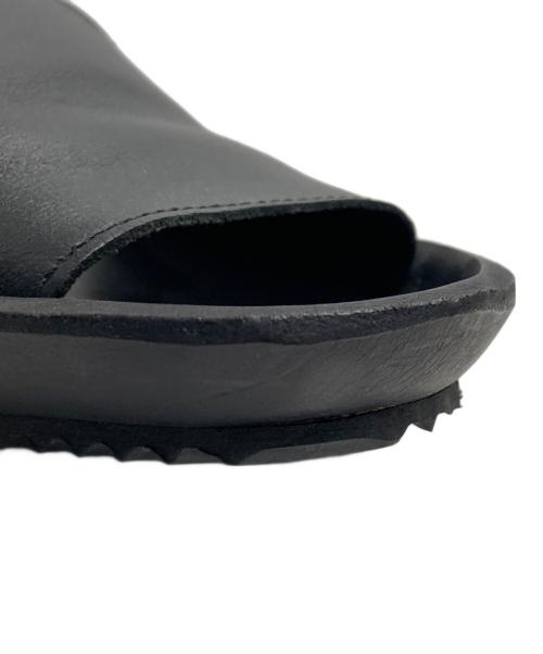 PUNTO PIGRO（プントピグロ）PUNTO PIGRO (プントピグロ) レザーサンダル ブラック サイズ:35の古着・服飾アイテム