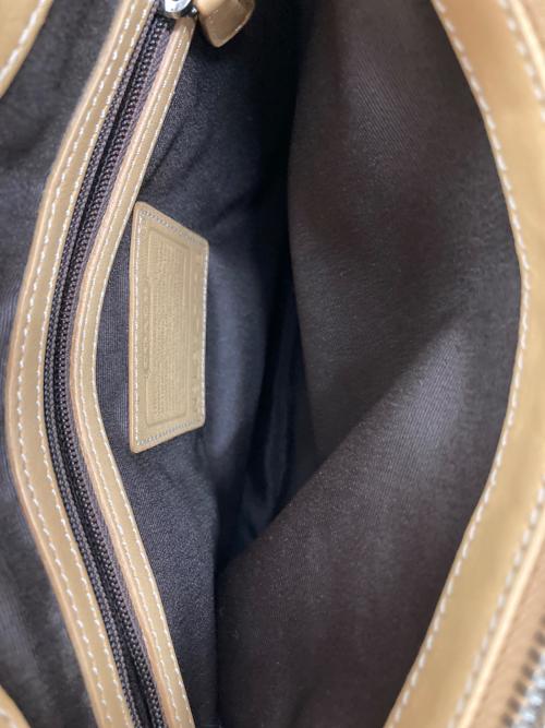 COACH（コーチ）COACH (コーチ) レザートートバッグ ベージュの古着・服飾アイテム