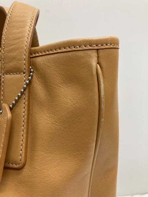 COACH（コーチ）COACH (コーチ) レザートートバッグ ベージュの古着・服飾アイテム