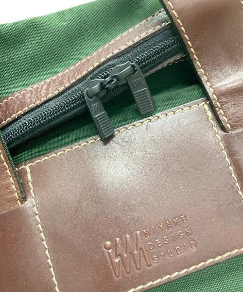 ISSEY MIYAKE（イッセイミヤケ）ISSEY MIYAKE (イッセイミヤケ) ボストンバッグ オリーブの古着・服飾アイテム