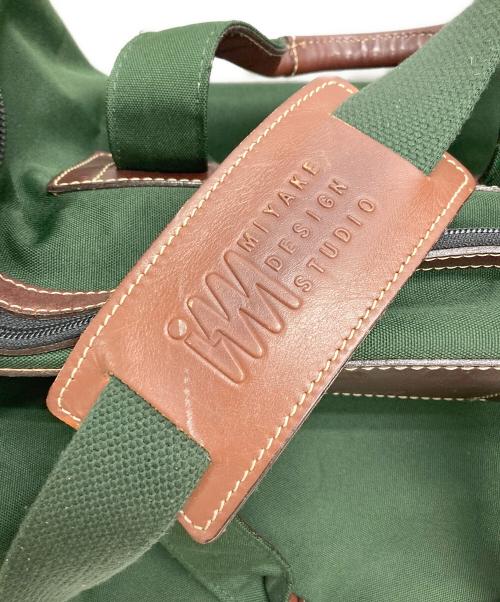 ISSEY MIYAKE（イッセイミヤケ）ISSEY MIYAKE (イッセイミヤケ) ボストンバッグ オリーブの古着・服飾アイテム