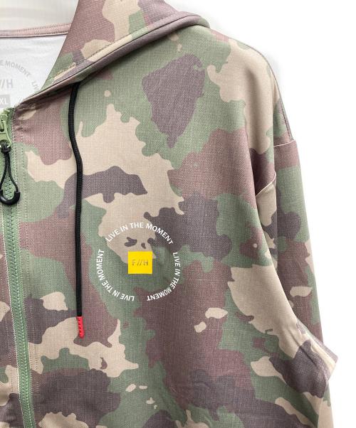 F//H（エフエイチ）F//H (エフエイチ) FREELY CIRCLE LOGO RASH ZIP HOODIE カーキ サイズ:XL 未使用品の古着・服飾アイテム