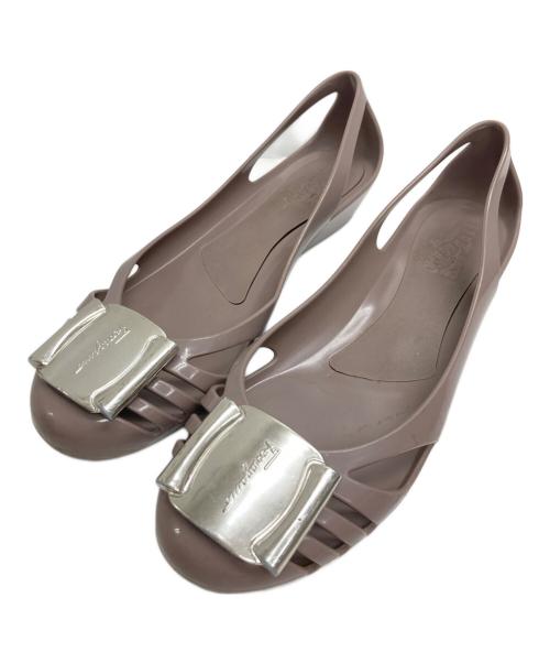 Salvatore Ferragamo（サルヴァトーレ フェラガモ）Salvatore Ferragamo (サルヴァトーレ フェラガモ) ヴァラリボンラバーパンプス ラベンダー サイズ:5の古着・服飾アイテム