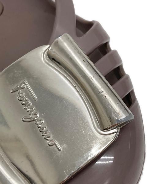 Salvatore Ferragamo（サルヴァトーレ フェラガモ）Salvatore Ferragamo (サルヴァトーレ フェラガモ) ヴァラリボンラバーパンプス ラベンダー サイズ:5の古着・服飾アイテム