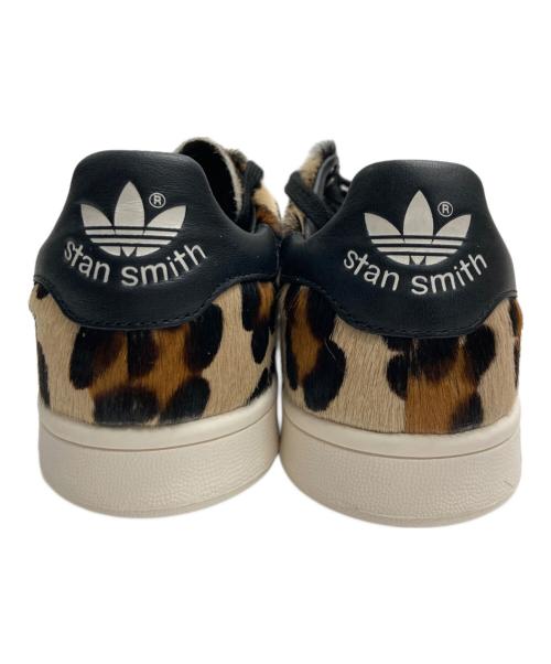 adidas（アディダス）adidas (アディダス) ローカットスニーカー ベージュ サイズ:24.5cmの古着・服飾アイテム