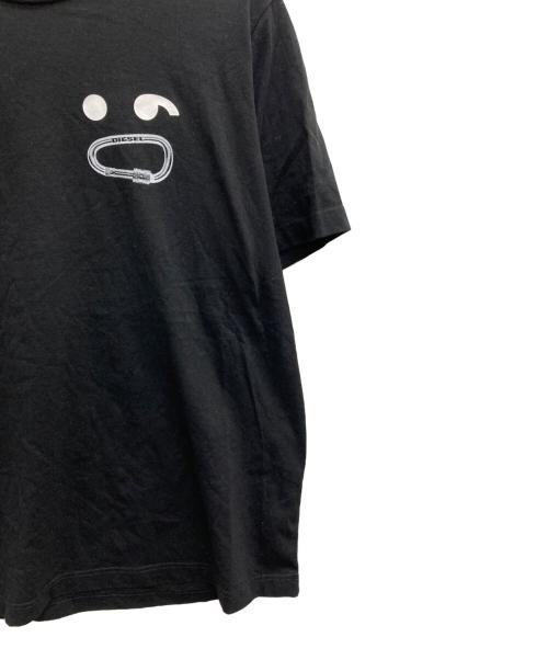 DIESEL（ディーゼル）DIESEL (ディーゼル) カラビナロゴTシャツ ブラック サイズ:Mの古着・服飾アイテム
