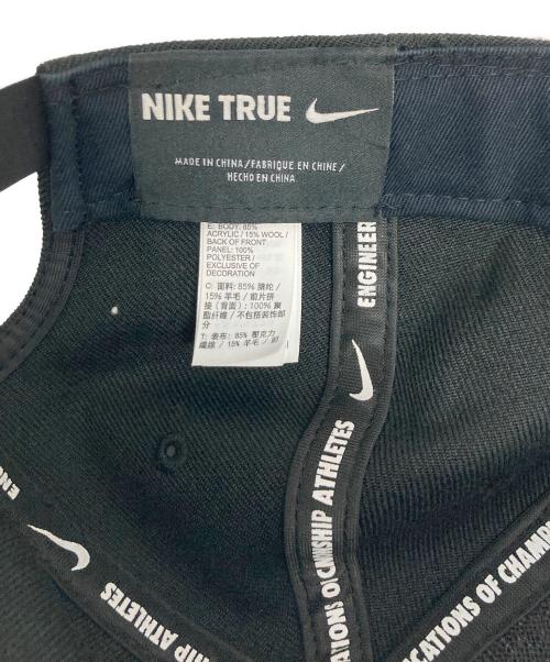 F.C.R.B.（エフシーレアルブリストル）F.C.R.B. (エフシーレアルブリストル) NIKE (ナイキ) BIG LOGO SNAPBACK CAP ブラックの古着・服飾アイテム