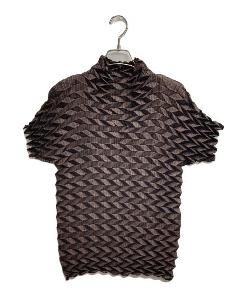 ISSEY MIYAKE（イッセイミヤケ）ISSEY MIYAKE (イッセイミヤケ) 立体プリーツカットソー ブラウン サイズ:2の古着・服飾アイテム