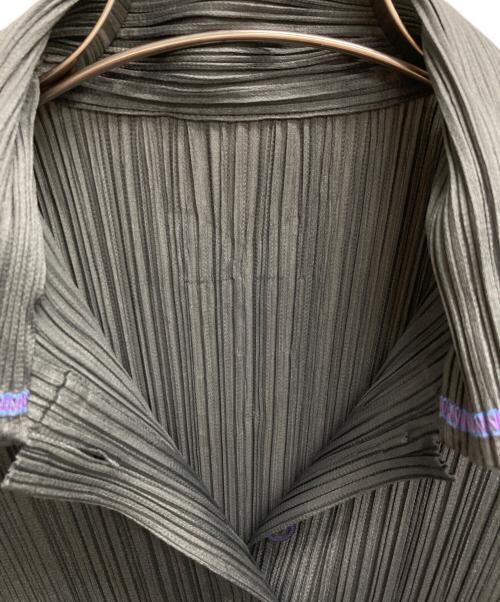 PLEATS PLEASE（プリーツプリーズ）PLEATS PLEASE (プリーツプリーズ) プリーツポロシャツ グレー サイズ:3の古着・服飾アイテム
