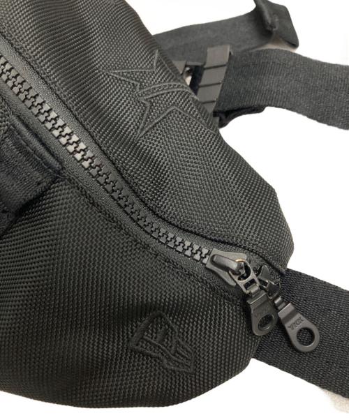 KAZUYUKI KUMAGAI ATTACHMENT（カズユキクマガイ アタッチメント）KAZUYUKI KUMAGAI ATTACHMENT (カズユキクマガイ アタッチメント) New Era (ニューエラ) ボディバッグ ブラックの古着・服飾アイテム