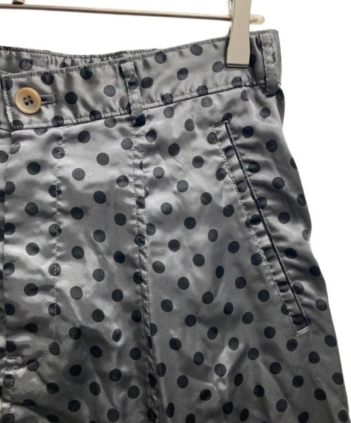 COMME des GARCONS（コムデギャルソン）COMME des GARCONS (コムデギャルソン) 13SS ポリエステルサテンドット柄サルエルショートパンツ グレー サイズ:XSの古着・服飾アイテム