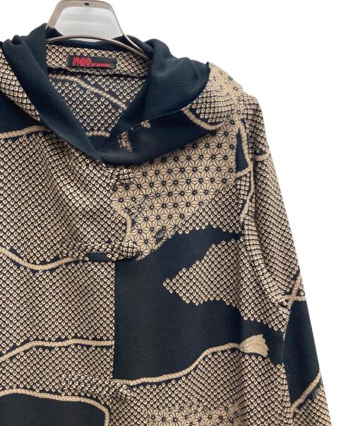 詩仙堂by HITOSHI（シセンドウバイヒトシ）詩仙堂BY HITOSHI (シセンドウバイヒトシ) ちりめんフーデットコート ブラック×ベージュ サイズ:記載無しの古着・服飾アイテム