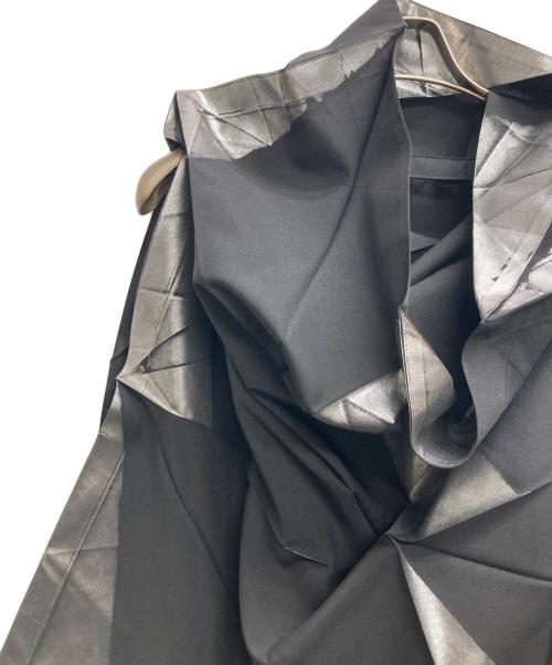 132 5. ISSEY MIYAKE（132 5. イッセイ ミヤケ）132 5. ISSEY MIYAKE (132 5. イッセイ ミヤケ) 折り紙/箔プリントワンピース ブラック×シルバー サイズ:3の古着・服飾アイテム