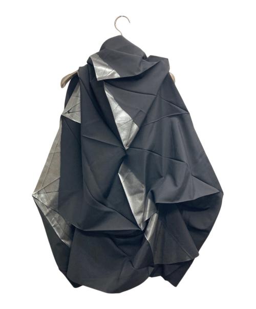132 5. ISSEY MIYAKE（132 5. イッセイ ミヤケ）132 5. ISSEY MIYAKE (132 5. イッセイ ミヤケ) 折り紙/箔プリントワンピース ブラック×シルバー サイズ:3の古着・服飾アイテム