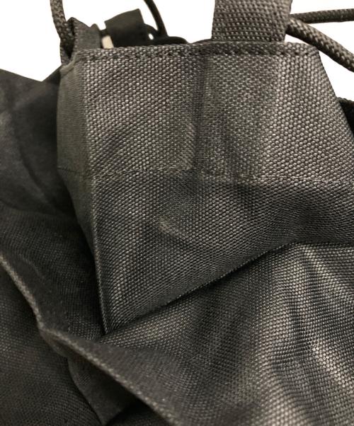 132 5. ISSEY MIYAKE（132 5. イッセイ ミヤケ）132 5. ISSEY MIYAKE (132 5. イッセイ ミヤケ) STANDARD BAG ブラック×シルバーの古着・服飾アイテム