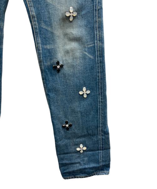 Tu es mon TRESOR（トゥ エ モン トレゾア）tu es mon TRESOR (トゥ エ モン トレゾア) フラワービジューデニムパンツ ブルー サイズ:1の古着・服飾アイテム