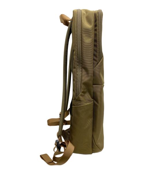 THE NORTH FACE（ザ ノース フェイス）THE NORTH FACE (ザ ノース フェイス) SHUTTLE DAYPACK SLIM カーキの古着・服飾アイテム