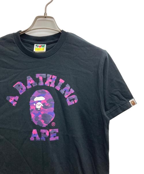 A BATHING APE（ア ベイシング エイプ）A BATHING APE (ア ベイシング エイプ) Colour Camo College TEE ブラック サイズ:Mの古着・服飾アイテム