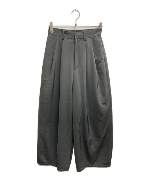 nano・universe（ナノ・ユニバース）nano・universe (ナノ・ユニバース) ダルサテンカーブタックパンツ グレー サイズ:Mの古着・服飾アイテム