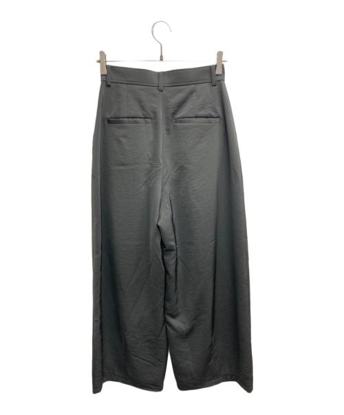 nano・universe（ナノ・ユニバース）nano・universe (ナノ・ユニバース) ダルサテンカーブタックパンツ グレー サイズ:Mの古着・服飾アイテム
