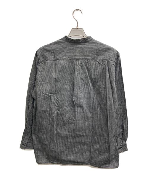 nestrobe confect（ネストローブ コンフェクト）nestrobe confect (ネストローブ コンフェクト) 先染めコットン 杢ストライプ バンドカラーシャツ グレー サイズ:3の古着・服飾アイテム