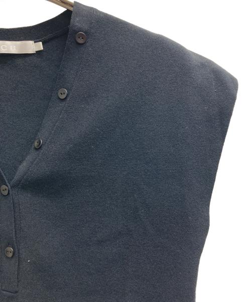 icB（アイシービー）icB (アイシービー) レーヨンストレッチ  Vネックプルオーバー ブラック サイズ:XSの古着・服飾アイテム