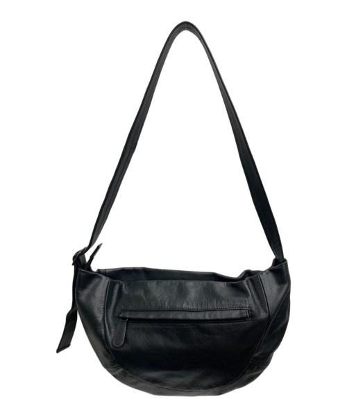 ear PAPILLONNER（イアパピヨネ）ear PAPILLONNER (イアパピヨネ) ハーフムーンレザーショルダーバッグ ブラックの古着・服飾アイテム