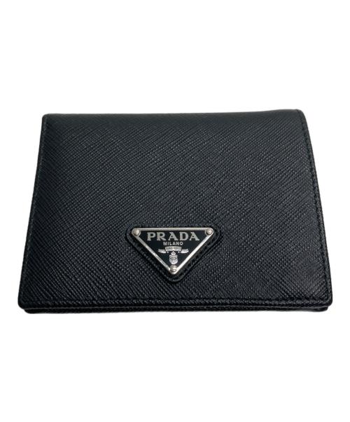 PRADA（プラダ）PRADA (プラダ) サフィアーノトライアングル2つ折り財布 ブラックの古着・服飾アイテム