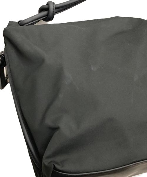 ear PAPILLONNER（イアパピヨネ）ear PAPILLONNER (イアパピヨネ) 樹脂パーツワンハンドルバッグ ブラックの古着・服飾アイテム