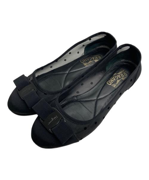 Salvatore Ferragamo（サルヴァトーレ フェラガモ）Salvatore Ferragamo (サルヴァトーレ フェラガモ) ヴァラリボンシースルードットバレエシューズ ブラック サイズ:5　1/2Dの古着・服飾アイテム