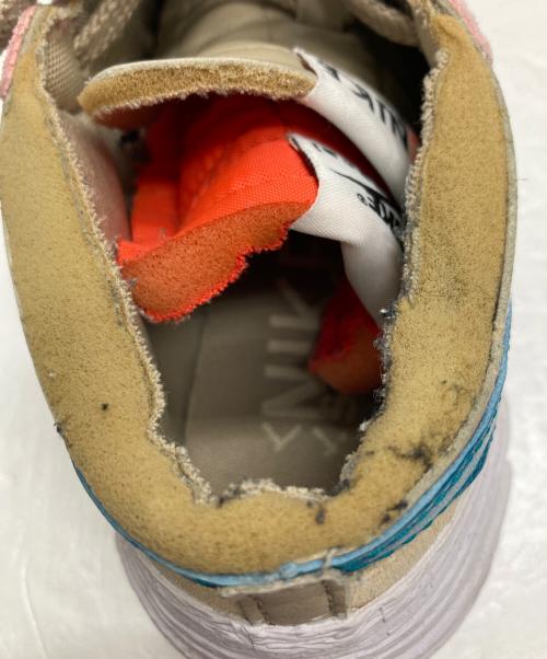 NIKE（ナイキ）NIKE (ナイキ) sacai (サカイ) KAWS (カウズ) BLAZER LOW / ローカットスニーカー ベージュ サイズ:26の古着・服飾アイテム