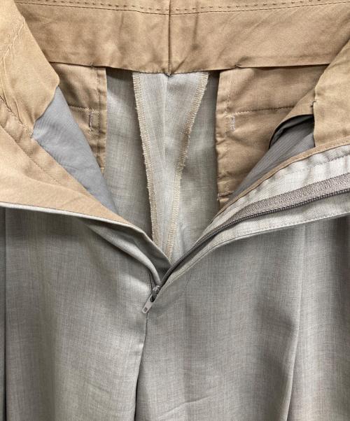 AURALEE（オーラリー）AURALEE (オーラリー) WASHABLE WOOL TROPICAL SLACKS ブラウン サイズ:4の古着・服飾アイテム