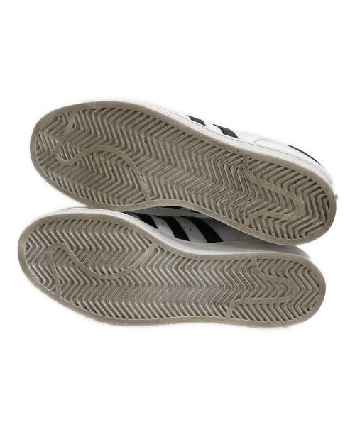 adidas（アディダス）adidas (アディダス) スニーカー ホワイト サイズ:23.5の古着・服飾アイテム