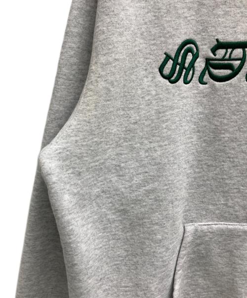 SUPREME（シュプリーム）SUPREME (シュプリーム) 25SS Blackletter Hooded Sweatshirt グレー サイズ:mediumの古着・服飾アイテム