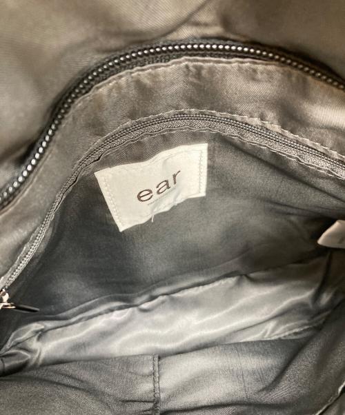 ear PAPILLONNER（イアパピヨネ）ear PAPILLONNER (イアパピヨネ) 樹脂チャームフラップショルダーバッグ ブラックの古着・服飾アイテム