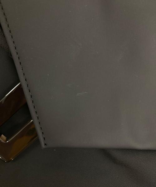 ear PAPILLONNER（イアパピヨネ）ear PAPILLONNER (イアパピヨネ) 樹脂チャームフラップショルダーバッグ ブラックの古着・服飾アイテム