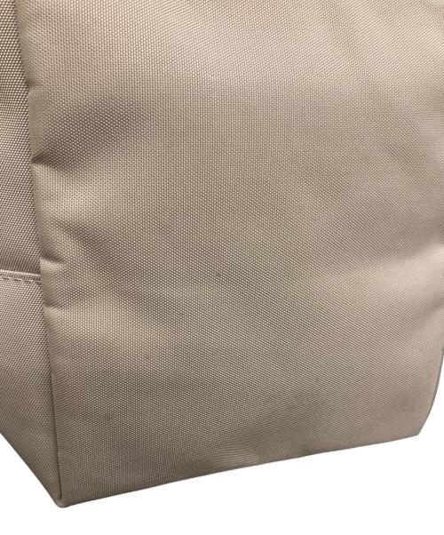 Herve Chapelier（エルベシャプリエ）Herve Chapelier (エルベシャプリエ) ナイロン舟型ショルダーバッグ ベージュの古着・服飾アイテム